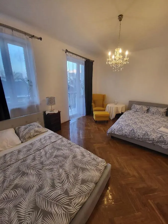 Koszykowa Rooms near Warsaw Central Station