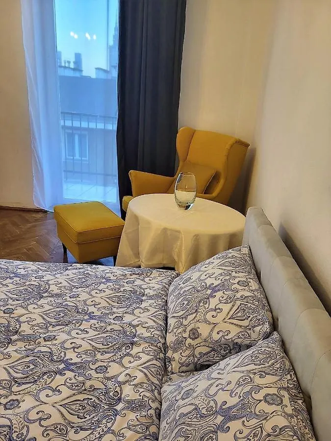 Nocleg ze śniadaniem Koszykowa Rooms near Warsaw Central Station